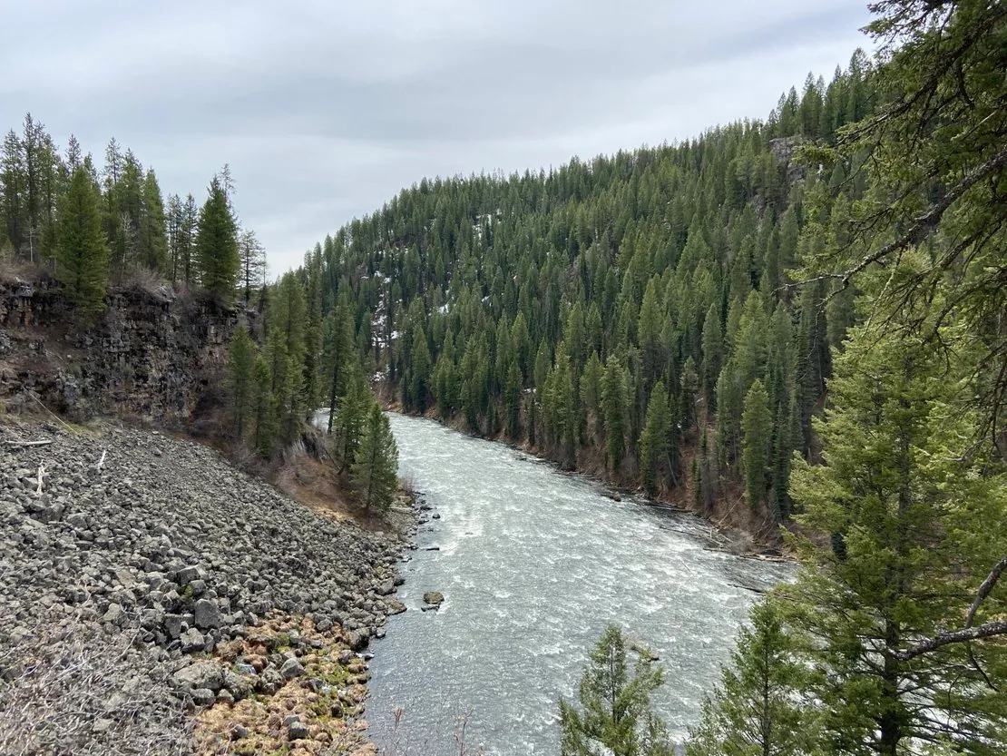 Scenic Snake River canyon views