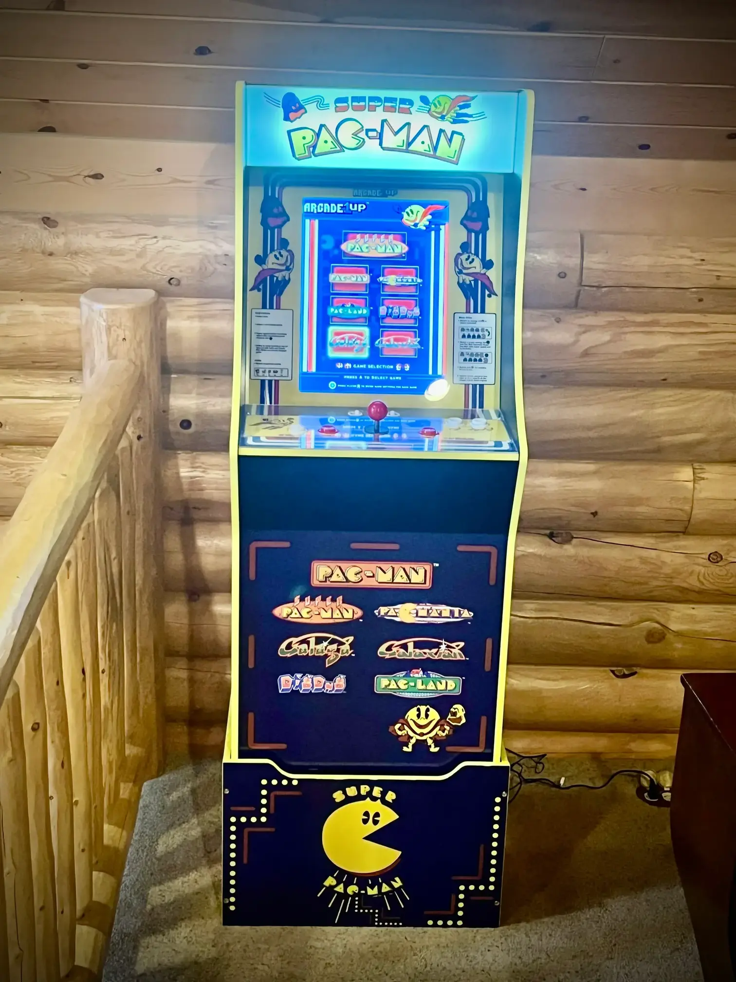 Retro arcade fun with a 3-size arcade game featuring classic favorites